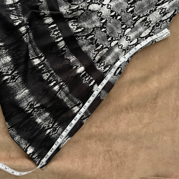 Vince Camuto Abstract Print Dress with Pockets Size 6 - Picture 10 of 14